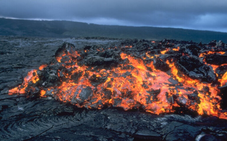火山(火山の構造・火山活動・マグマの粘性と火山の形・活火山) - 地理ラボ 詳しすぎる高校地理