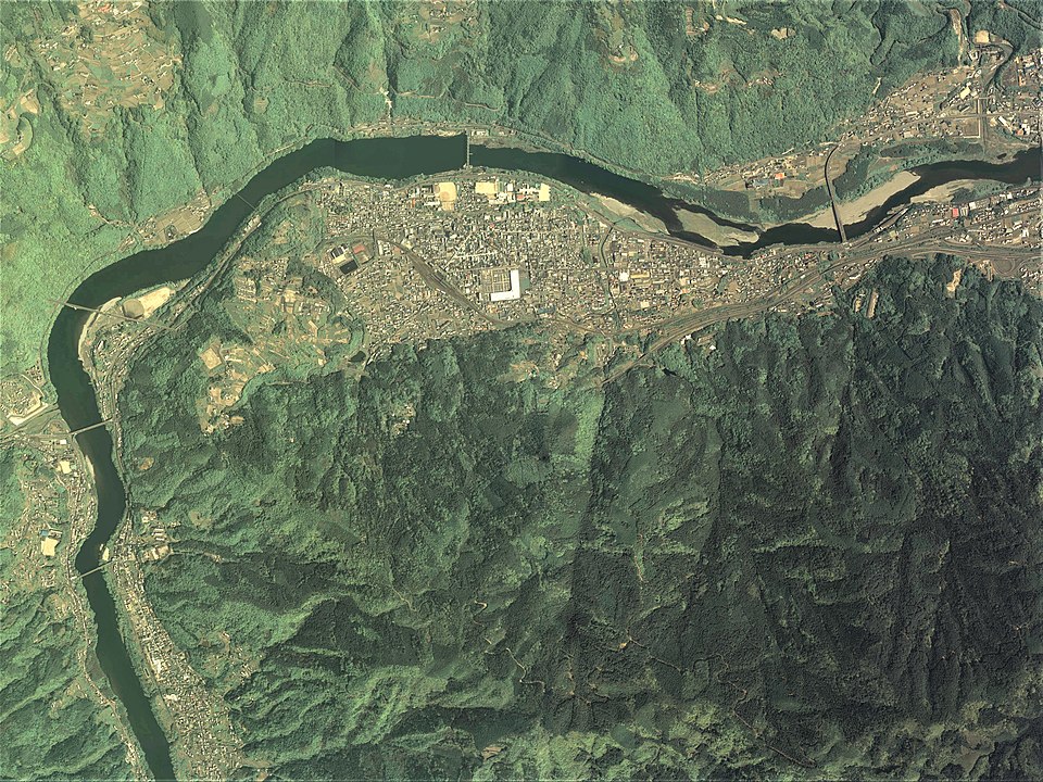 谷底平野と河岸段丘(河川の中流部の地形) - 地理ラボ 詳しすぎる高校地理